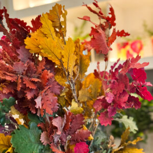 Είναι ιδανικά για ανθοσυνθέσεις, στεφάνια, διακόσμηση βιτρίνας ή επιτραπέζιες συνθέσεις, αλλά και για να διακοσμήσουν φυσικά τον χώρο του σπιτιού. Χάρη στη διαδικασία κηρώσεως, διατηρούν τη φρεσκάδα και την ένταση των χρωμάτων τους, χωρίς να μαραίνονται ή να φθείρονται εύκολα. Μπορούν να τοποθετηθούν μόνα τους σε βάζο για ένα φυσικό και καλλιτεχνικό αποτέλεσμα ή να συνδυαστούν με αποξηραμένα άνθη για μια πιο ολοκληρωμένη φθινοπωρινή ατμόσφαιρα. Η φυσική υφή τους και η λαμπερή επιφάνεια αναδεικνύουν το φως του χώρου, δημιουργώντας ένα αίσθημα θαλπωρής και οικειότητας.