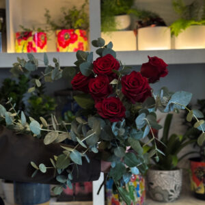 Alternative view of Ανθοδέσμη με Τριαντάφυλλα Κολομβίας σε Μπλε, Μαύρο, Ροζ ή Μιξ