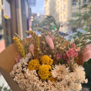 Ανθοδέσμη με Αποξηραμένα Λουλούδια σε Απαλές Αποχρώσεις